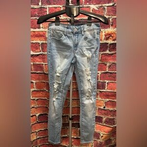 SO Ultimate Low Rise Jeggings Size 7/28 Distressed Inseam 28” Item #PHK7396